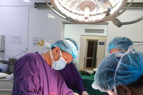Mổ viêm ruột thừa, người bệnh bất ngờ phát hiện ung thư hiếm gặp