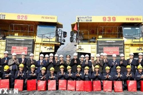 Tổng Bí thư Tô Lâm gặp mặt, chúc Tết công nhân ngành Than