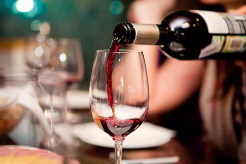 Rượu vang đỏ có thời hạn sử dụng bao lâu?