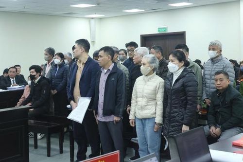 18 cựu sếp hầu tòa trong vụ nhận hối lộ hơn 71 tỷ đồng để 'tuồn' thuốc vào bệnh viện