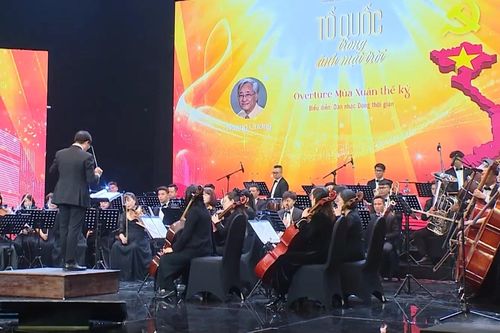 'Tổ quốc trong ánh mặt trời': Khát vọng và tinh thần đổi mới