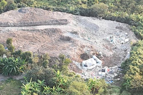 Chôn lấp gần 8.000 tấn chất thải trái phép trên đất nông nghiệp