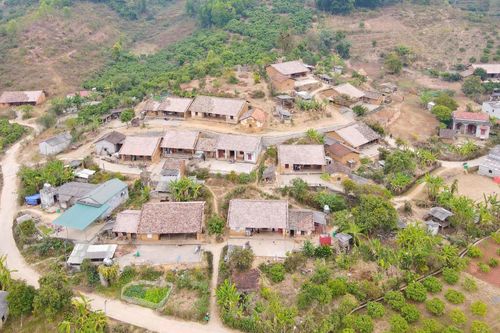 Khám phá nét độc đáo của ngôi làng cổ nép mình dưới chân núi ở Bắc Ninh
