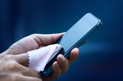 Bao lâu nên vệ sinh điện thoại?