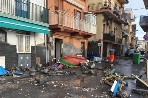 Italia ban bố tình trạng khẩn cấp sau bão Harry