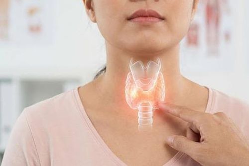 Sự khác nhau giữa cường giáp và suy giáp