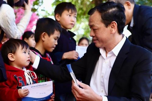 Thứ trưởng Bộ Y tế về xã biên giới Pà Vầy Sủ, lắng nghe thực tiễn y tế cơ sở