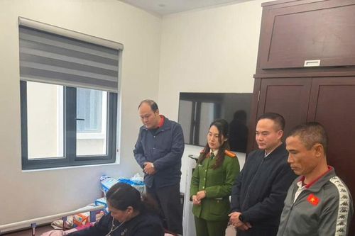 Thăm hỏi, động viên cụ bà 82 tuổi bị giúp việc bạo hành