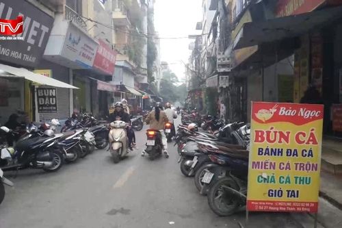 Nhiều tuyến phố ở phường Hà Đông bị lấn chiếm lòng đường, vỉa hè