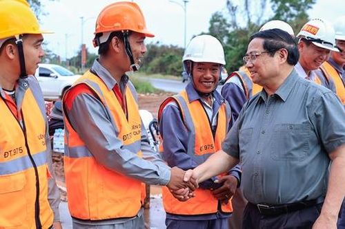 Thủ tướng: 'Không lãng phí một ngày' trong triển khai các dự án phục vụ APEC tại Phú Quốc