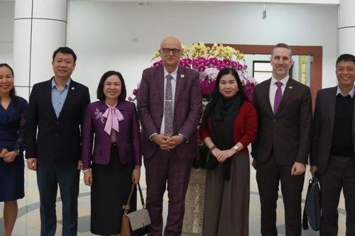 Việt Nam đã đạt nhiều bước tiến quan trọng trong cải thiện các chỉ số y tế và thúc đẩy bình đẳng giới