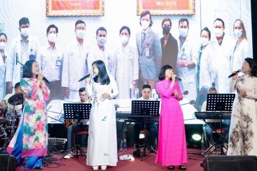 Thành phố Hồ Chí Minh: Ấm áp mùa xuân sẻ chia trong bệnh viện