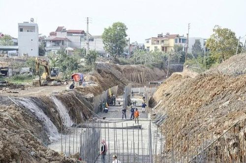 Hối hả trên công trình đường động lực Điện Biên