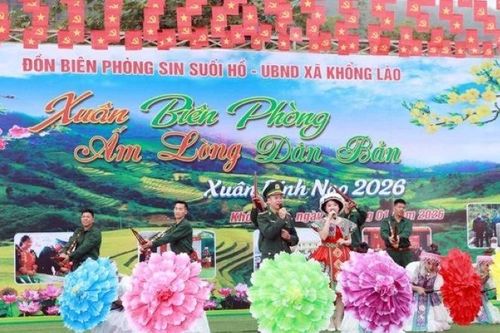 Hơn 10 nghìn suất quà trao trong Chương trình 'Xuân biên phòng ấm lòng dân bản'