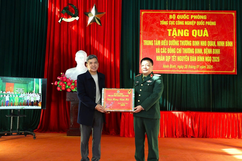 Tổng cục Công nghiệp Quốc phòng thăm, tặng quà tại Trung tâm Điều dưỡng thương binh Nho Quan