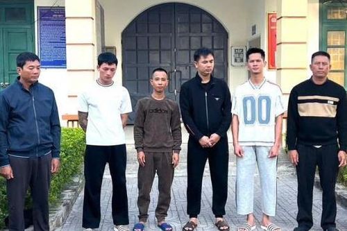 Khởi tố 6 'bác thằng bần'
