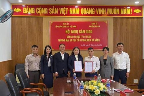 42 đảng viên Công ty Petrolimex Đà Nẵng chính thức trực thuộc Đảng ủy phường An Hải