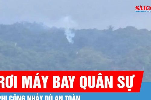 Máy bay quân sự rơi trên vùng núi, phi công nhảy dù an toàn