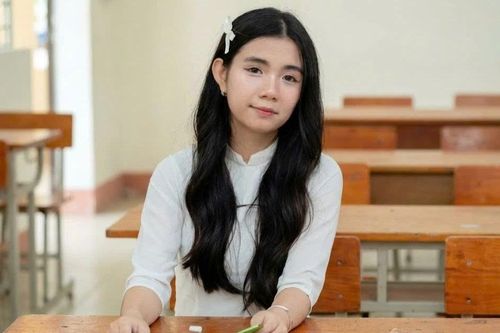 Cô học trò người Dao và cánh cửa tương lai mở ra từ nghị lực
