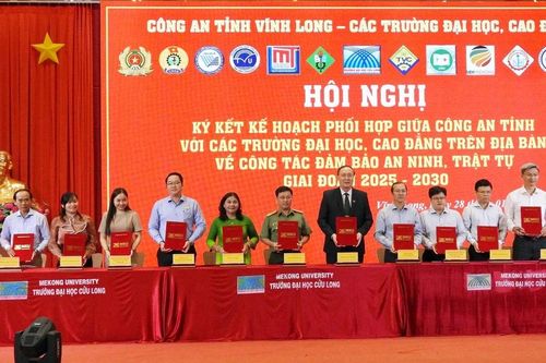 Công an tỉnh Vĩnh Long phối hợp cùng nhà trường đảm bảo an ninh, trật tự địa bàn