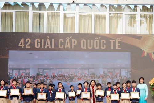 Trường tiểu học Đoàn Thị Điểm nhận Danh hiệu Anh hùng Lao động