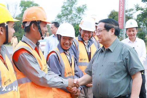 Thủ tướng kiểm tra các dự án trọng điểm phục vụ APEC tại Đặc khu Phú Quốc