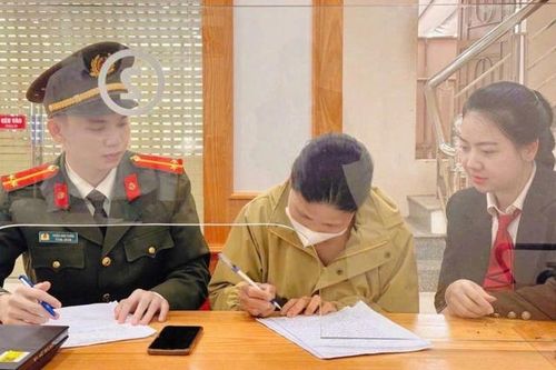 Người phụ nữ vay 200 triệu gửi cho kẻ xấu để nhận 'trang sức và 5 tỷ đồng'