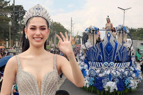 Khán giả xuống đường đón Á hậu Miss Cosmo diễu hành khi về nước