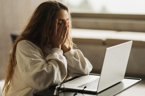 Đại dịch cô đơn trở thành cuộc khủng hoảng sức khỏe cộng đồng
