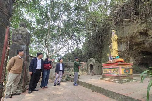 Đánh thức 'Cánh quạ trắng' bên dòng sông Hoạt
