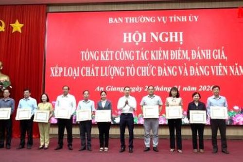 Xếp loại tổ chức Đảng phải dựa trên tiêu chí định lượng, bảo đảm khách quan