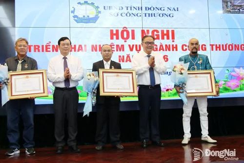 3 cá nhân được phong tặng danh hiệu Nghệ nhân ưu tú lĩnh vực nghề thủ công mỹ nghệ