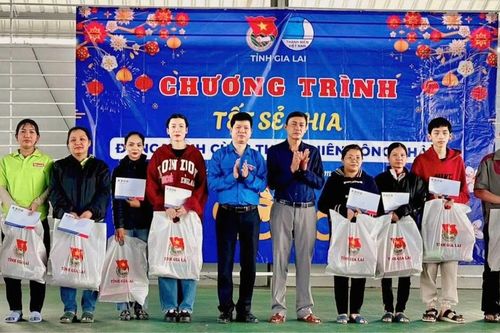 Gia Lai: Tết sẻ chia - Đồng hành cùng thanh niên công nhân