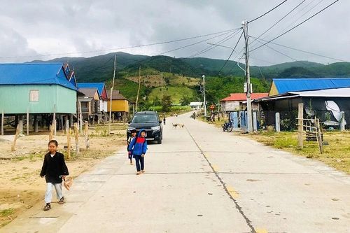 Người dân buôn Ma Giai mong được hỗ trợ sinh kế