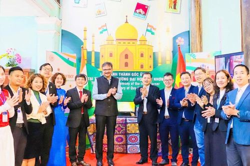 Tổng Lãnh sự Ấn Độ tại TP. Hồ Chí Minh làm việc với Trường Đại học Quy Nhơn