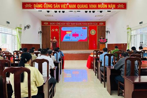 Xã Khánh Sơn học tập, quán triệt các văn bản mới của Đảng