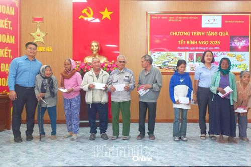 Xã Phước Hà chăm lo Tết cho hộ nghèo