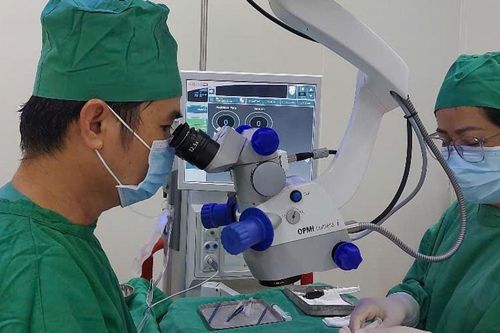 Khan hiếm thuốc chẩn đoán bệnh lý đáy mắt