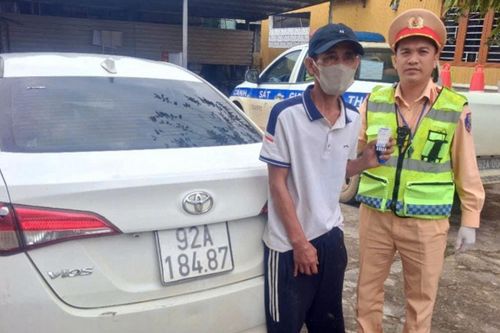 Khống chế đối tượng nhiễm HIV dùng kim tiêm uy hiếp CSGT tại Trà My Đà Nẵng