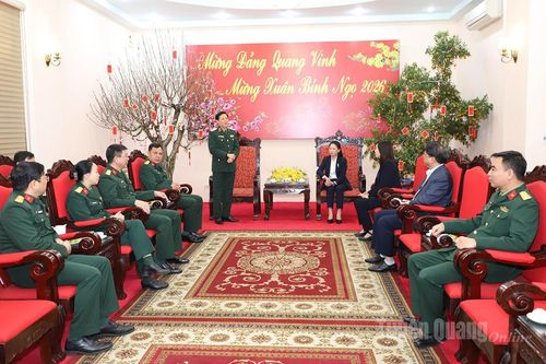 Bộ Tư lệnh Quân khu 2 thăm, chúc Tết tỉnh Tuyên Quang