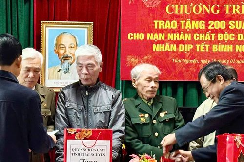 Thái Nguyên: Trao 200 suất quà Tết cho hội viên nạn nhân chất độc da cam/dioxin