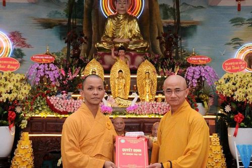 Đại đức Thích Thiện Lâm tiếp nối Hòa thượng Thích Thiện Minh trụ trì chùa Linh Sơn (xã Bà Điểm, TP.HCM)