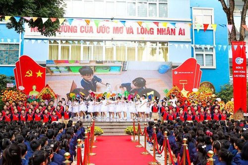 Hà Nội: Trường Tiểu học Đoàn Thị Điểm đón nhận danh hiệu Anh hùng Lao động