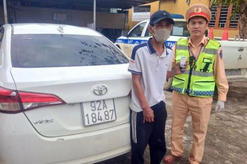 Đối tượng nhiễm HIV dương tính ma túy dùng kim tiêm uy hiếp CSGT