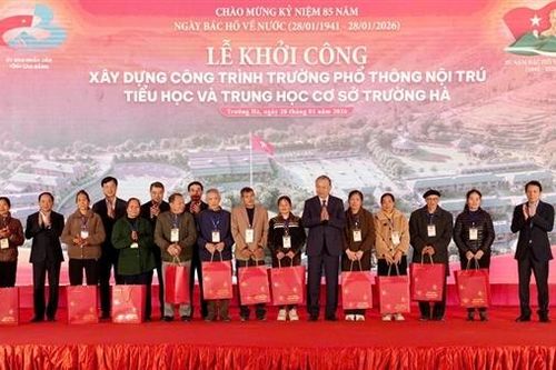 Quan tâm chăm lo thế hệ tương lai của vùng biên cương Cao Bằng