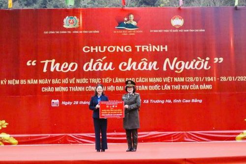 'Theo dấu chân Người' - ôn lại dấu mốc lịch sử thiêng liêng của dân tộc