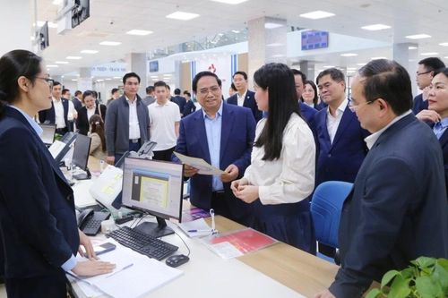 Thủ tướng: Không để thủ tục làm khó người dân, doanh nghiệp