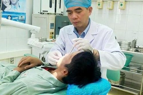 Bị gấu tấn công khi đi rừng, người đàn ông nguy kịch với khuôn mặt biến dạng