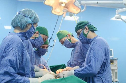 Cấp cứu thành công ca vỡ ung thư nhầy ruột thừa hiếm gặp