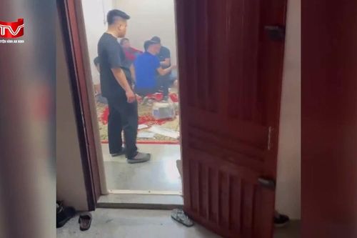 Cận cảnh hầm bí mật, có 4 lớp cửa thép tinh vi để tổ chức 'sòng bạc'